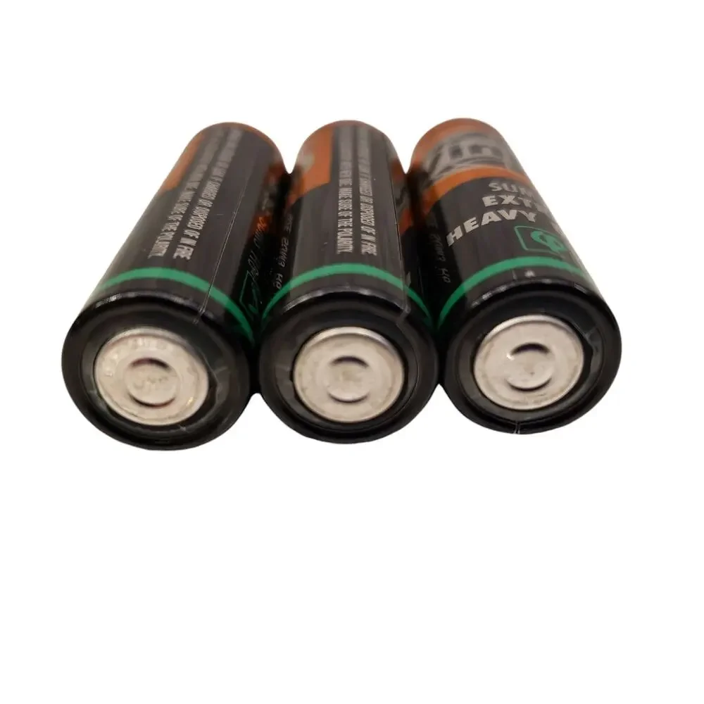 VINTAGE Vinnic AA Battery SUM3 1.5 Volt Extra Heavy Duty Orange Black Collector